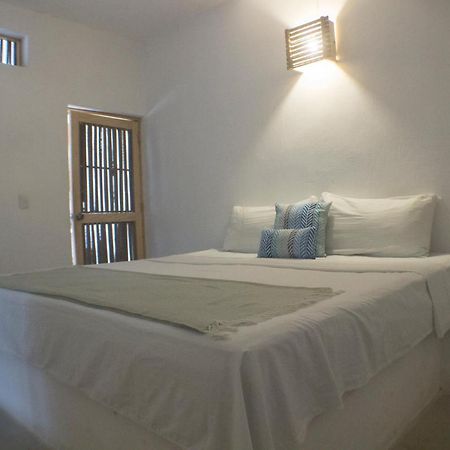 Melrose Place Hotel ปูแอร์โตเอสกอนดิโด ภายนอก รูปภาพ