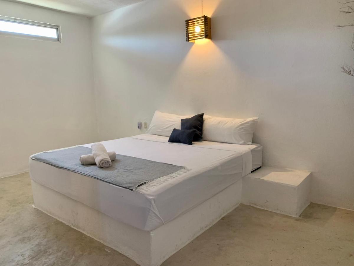 Melrose Place Hotel ปูแอร์โตเอสกอนดิโด ภายนอก รูปภาพ
