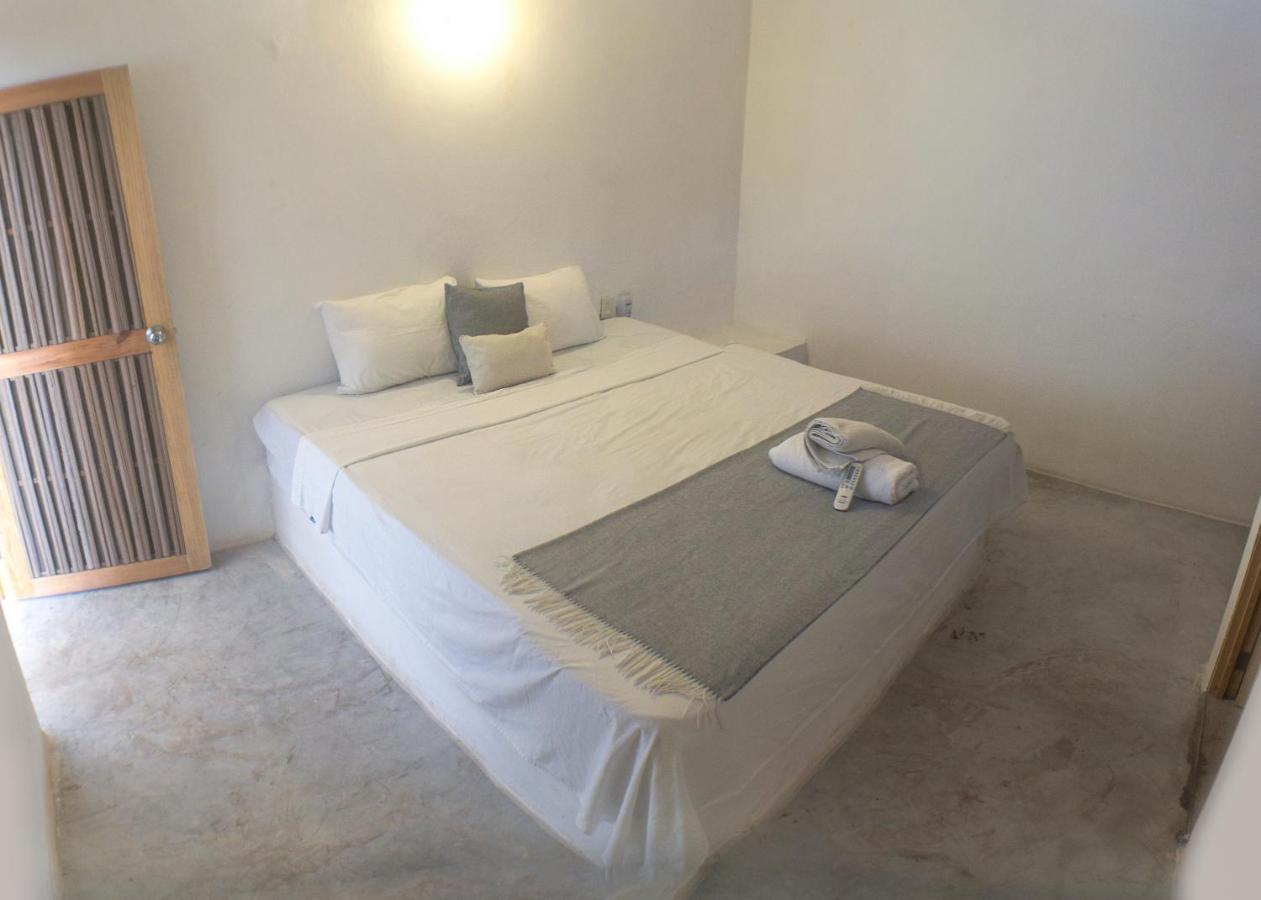 Melrose Place Hotel ปูแอร์โตเอสกอนดิโด ภายนอก รูปภาพ